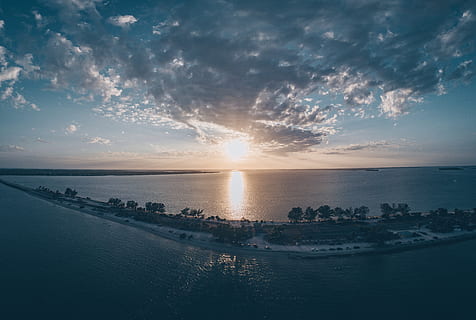 escénico, ver, Oceano, amanecer, nubes, idílico, paisaje, ligero, reflexión, mar, marina, costa, cielo, Dom, puesta de sol, tranquilo, agua, gran angular, paisajes - naturaleza, tranquilidad, escena tranquila, belleza en la naturaleza, nube - cielo, horizonte, horizonte sobre el agua, luz del sol, naturaleza, nadie, playa, tierra, al aire libre, destello de lente, 8K, CC0, dominio público, libre de derechos