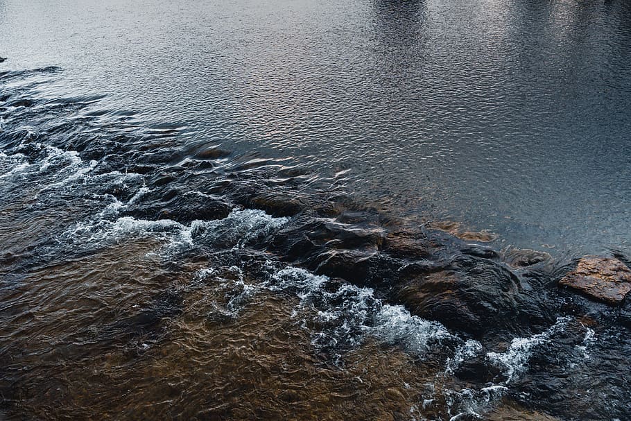 Alemanya, munchen, flaucher, onades, blau, taronja, vida salvatge, munich, isar, aigua, fons de pantalla hd, fons de pantalla, inundació, iphone, fons de l'iPhone, llit del riu, riu, naturalesa, pedra, mar, bellesa a la natura, cap gent, dia, moviment, tranquil·litat, vista d’angle alt, platja, esport aquàtic, rock, a l'aire lliure, escenics - natura, onada, esport, terra, sòlid, aigua que flueix, litoral rocós, 5K