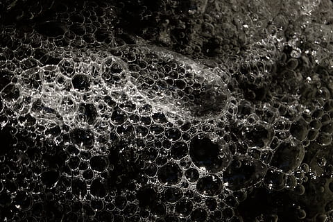voda, bubliny, celý rám, pozadí, detail, nikdo, vzor, Příroda, texturou, bublina, přírodní vzor, křehkost, den, krása v přírodě, složitost, zranitelnost, pavoučí síť, mýdlo sud, venku, čistota, 4K, CC0, veřejná doména, bez autorských práv