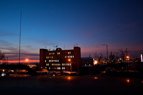 Nacht-, ufa, beleuchtet, die Architektur, gebaute Struktur, Himmel, Gebäudehülle, Sonnenuntergang, wolke - himmel, Industrie, keine Leute, Stadt, Fabrik, Natur, Dämmerung, Schornstein, draußen, Gebäude, Reflexion, Silhouette, Wolkenkratzer, 720P, CC0, gemeinfrei, lizenzfrei