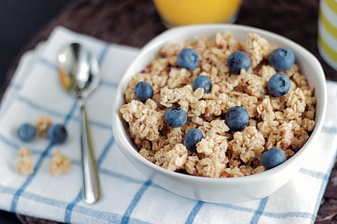 dietary, breakfast., musli, blueberries, white, bowl, breakfast, food and drink, food, healthy eating, meal, wellbeing, fruit, breakfast cereal, granola, oats - food, blueberry, berry fruit, seed, freshness, healthy lifestyle, spoon, kitchen utensil, morning, eating utensil, oatmeal, snack, dietary fiber, porridge, yogurt, 5K, CC0, public domain, royalty free