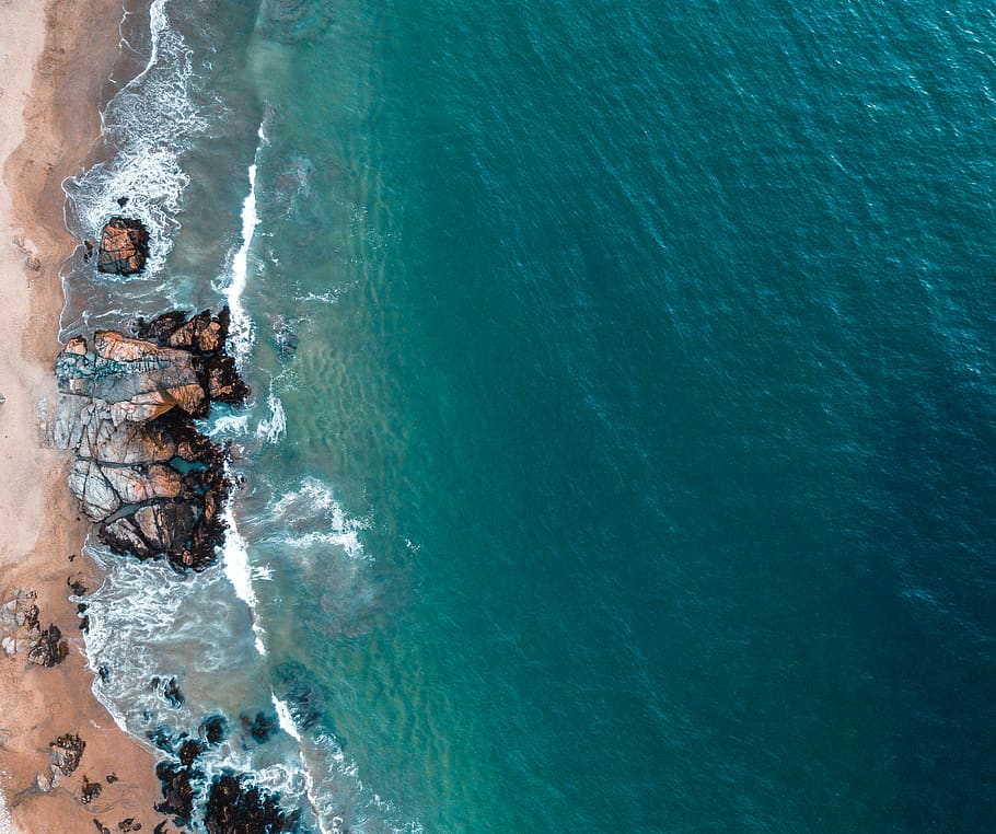 vora del mar, aigua, oceà, naturalesa, mar, a l'aire lliure, paisatge, Costa, línia de costa, onades del mar, viña del mar, borgoño 17400, xile, terra, sorra, vista aèria, aventura, activitats de lleure, promontori, platja, rock, bellesa a la natura, sòlid, vista d’angle alt, rock - object, moviment, tranquil·litat, escenics - natura, onada, cap gent, dia, escena tranquil·la, esport, esport aquàtic, color turquesa, 2K