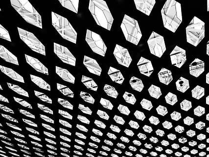 modelo, fondo, papel pintado, azulejo, textura, arquitectura, aeropuerto, negro, oscuro, interior, edificio, fotograma completo, antecedentes, adentro, nadie, diseño, estructura construida, forma geometrica, forma, repetición, luz del sol, vista de ángulo bajo, texturizado, de cerca, día, techo, metal, forma cuadrada, acero, arquitectura y arte, 4K, CC0, dominio público, libre de derechos