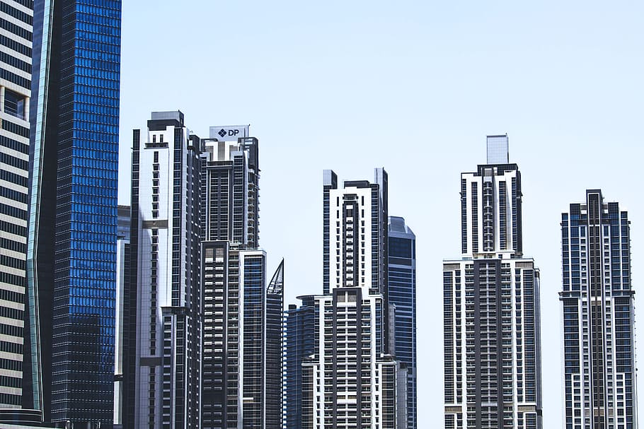 edificis de dubai, arquitectura, exterior de l'edifici, exterior d’edifici d’oficines, estructura construïda, ciutat, edifici, gratacels, alta - alta, modern, cel, torre, paisatge urbà, oficina, horitzó urbà, cel clar, cap gent, paisatge, naturalesa, districte financer, districte del centre de la ciutat, a l'aire lliure, 4K