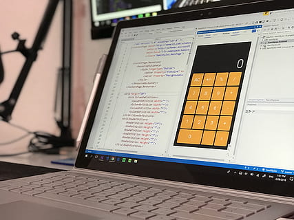 Weiß, schwarz, Laptop-Computer, Taschenrechner, Nahansicht, Code, Handel, Daten, Design, Designer, Entwickler, Gerät, dokumentieren, Elektronik, Finanzen, Information, Internet, Laptop, Büro, Bildschirm, Statistiken, Technologie, Computer, keine Leute, Verbindung, kabellose Technologie, Computerausrüstung, Computerbildschirm, Kommunikation, Geschäft, drinnen, Desktop-PC, Computer Tastatur, Tabelle, Computernetzwerk, Gerätebildschirm, Tastatur, 4K, CC0, gemeinfrei, lizenzfrei