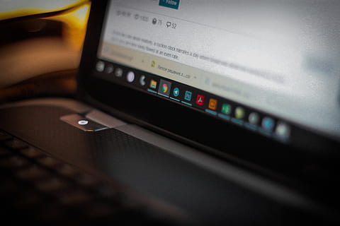 , tehnologie, tehnologia fără fir, comunicare, conexiune, a închide, Internet, date, calculator, dispozitiv portabil de informații, telefon inteligent, laptop, rețea de calculatoare, nici o persoana, selectiv, echipamente de calcul, telefon mobil, în interior, Afaceri, echipament, portabilitate, comunicații globale, 2K, CC0, domeniu public, fără drepturi de autor