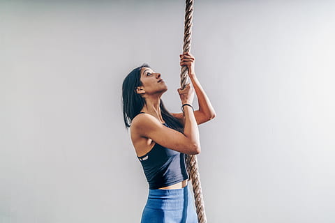 cross, fit, ropes photo, Fitness, Women, Sports, Women's Day, Gym, Exercise, Crossfit, Workout, strength, one person, rope, adult, healthy lifestyle, lifestyles, young adult, sport, indoors, exercising, holding, copy space, climbing, looking, standing, casual clothing, young women, hand, effort, hairstyle, 4K, CC0, public domain, royalty free