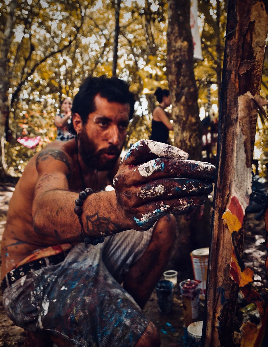Messico, tulum, albero, una persona, persone reali, foresta, stili di vita, natura, uomini, terra, pianta, attività di svago, detenzione, giorno, adulto, metà adulto, metà uomini adulti, giovane adulto, maschi, abbigliamento casual, ritratto, all'aperto, 4K