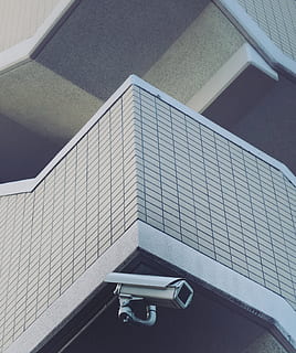 architektonický, architektura, stavba, vysoký úhel pohledu, uvnitř, nikdo, schodiště, zábradlí, den, nástěnný prvek, schodiště a schodiště, moderní, budova, kov, technologie, zrcadlo, bezpečnostní kamera, podlaha, luxus, 2K, CC0, veřejná doména, bez autorských práv