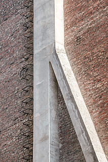 graue Betondecke, Backstein, Frankreich, Paris, Wand, Monument, Beton, Schiefer, die Architektur, Gebäude, Säule, Steinplatte, Obelisk, Dach, Turm, renovieren, Metallleiter, Ziegelwand, alte Mauer, städtisch, gebaute Struktur, keine Leute, Tag, architektonische Säule, Gebäudehülle, Wandbau - Funktion, draußen, Flachwinkelansicht, die Vergangenheit, Muster, Geschichte, Reiseziele, Nahansicht, alt, Stadt, Verbindung, 4K, CC0, gemeinfrei, lizenzfrei