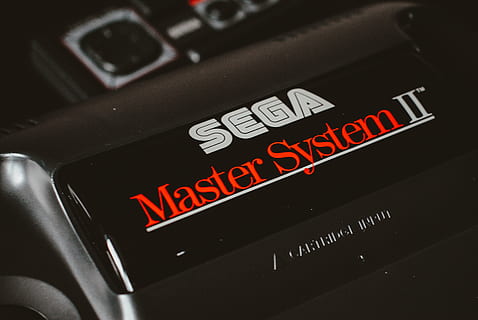 sega master system 2, texto, roteiro ocidental, comunicação, tecnologia, fechar-se, dentro de casa, ninguém, cor preta, ao controle, placa, computador, equipamentos de informática, vermelho, iluminado, a mídia, temas de fotografia, número, câmera - equipamento fotográfico, Internet, equipamento, teclado, 4K, CC0, domínio público, royalty free