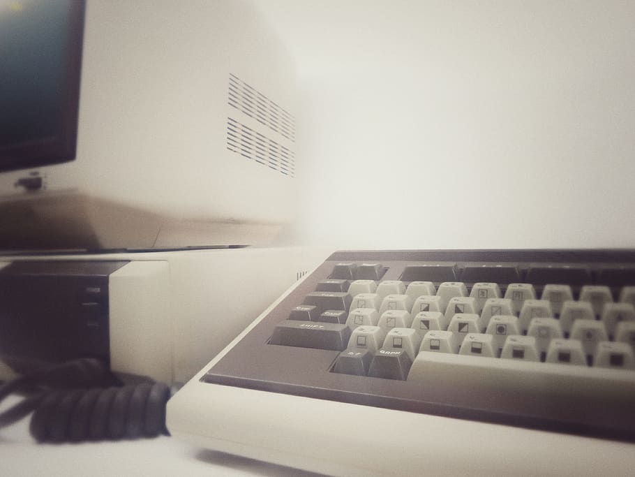 ordinador, vell, vintage, teclat, monitor, pantalla, primer pla, tancar, Japó, ordinateur, vieux, vieil, clavier, écran, japon, い, ソ コ ン, ン ピ ュ ー タ, ー ボ ー ド, 画面, tecnologia, connexió, comunicació, a l'interior, teclat d’ordinador, tecnologia sense fils, equips informàtics, cap gent, taula, calculadora, portàtil, mobles, telèfon fix, negocis, telèfon, funció de construcció de parets, negoci corporatiu, clau d’ordinador, 4K