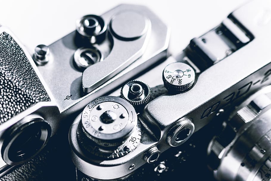 telecamera, elettronica, orologio da polso, Camera digitale, vecchio, metallico, Vintage ▾, film, contrasto, macro, dettagli, macchina, fotografia, foto, videocamera, bobina, spirale, Ingranaggio, freno, dito, avvicinamento, tecnologia, nessuno, attrezzatura, girato in studio, in casa, natura morta, metallo, numero, temi fotografici, precisione, sfondo bianco, parte della macchina, macchinario, formazione scolastica, comunicazione, macchina fotografica - attrezzatura fotografica, industria, controllo, 5K