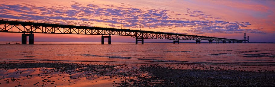 sort metalbro, arkitektur, bro, berolige, skyer, daggry, ocean, panoramisk, hav, fredfyldte, solnedgang, vand, bro - menneskeskabt struktur, forbindelse, himmel, bygget struktur, transportmidler, natur, scenics - natur, strand, sky - himmel, rejsemål, tusmørke, ingen mennesker, jord, udendørs, arkitektoniske kolonne, 5K