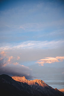 muntanyes, ennuvolat, cel, muntanya, bellesa a la natura, núvol - cel, escenics - natura, escena tranquil·la, tranquil·litat, escena no urbana, naturalesa, cap gent, idíl·lic, Serra, paisatge, medi ambient, dia, geografia física, posta de sol, a l'aire lliure, rock, remot, formació, cim de muntanya, cràter volcànic, 5K, CC0, domini públic, lliure de regalies