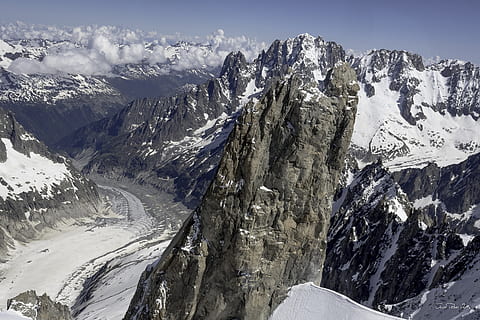 mountain, dent du géant, chamonix, summit, high, granite, france, alpine, snow, cold temperature, winter, scenics - nature, beauty in nature, environment, tranquil scene, mountain range, snowcapped mountain, landscape, tranquility, nature, sky, non-urban scene, day, idyllic, no people, mountain peak, outdoors, extreme weather, formation, 5K, CC0, public domain, royalty free