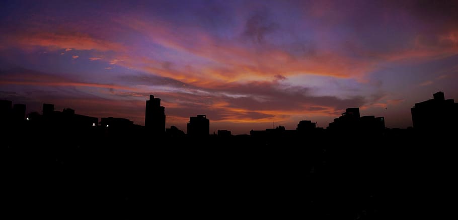 atardeceres, explorats, estructura construïda, silueta, exterior de l'edifici, arquitectura, cel, posta de sol, edifici, núvol - cel, ciutat, color taronja, cap gent, naturalesa, paisatge, paisatge urbà, horitzó urbà, gratacels, a l'aire lliure, barri residencial, exterior d’edifici d’oficines, fosc, cel romàntic, 8K
