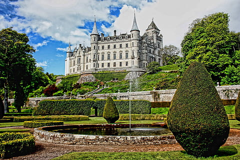 Weiß, Beton, Schloss, umgeben, Grün, Pflanzen, die Architektur, Gebäude, Wolken, Dunrobin Schloss, Brunnen, Garten, Wahrzeichen, Landschaft, Rasen, Schottland, Struktur, Bäume, Pflanze, gebaute Struktur, Gebäudehülle, Baum, Himmel, formaler Garten, Natur, Reiseziele, Geschichte, die Vergangenheit, wolke - himmel, Stadt, keine Leute, Wasser, Topiary, Tag, Hecke, draußen, Ziergarten, Regierung, Gartenweg, 4K, CC0, gemeinfrei, lizenzfrei