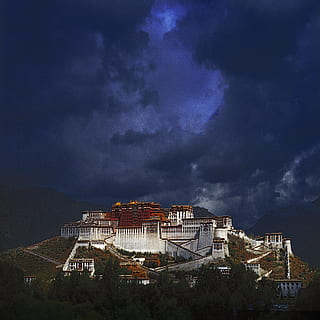 Xina, Lhasa, arquitectura, exterior de l'edifici, estructura construïda, edifici, núvol - cel, cel, barri residencial, tempesta, ciutat, núvol de tempesta, nit, cap gent, naturalesa, casa, muntanya, a l'aire lliure, vespre, paisatge urbà, poder a la natura, ominós, 4K, CC0, domini públic, lliure de regalies