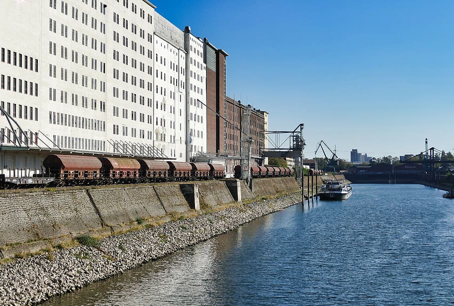 Havn, pool, kuvert, losning, både, Rhinen, gods, handle, transportere, skib, last, mole, industri, cologne, deutzer hafen, bygget struktur, arkitektur, vand, bygning udvendig, himmel, havnefronten, natur, flod, dag, skyfri himmel, bygning, by, ingen mennesker, forbindelse, sollys, udendørs, boligområde, transportmidler, 5K