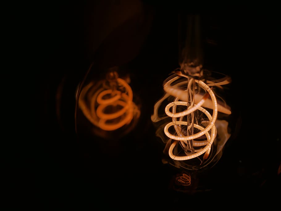 osvětlení, světlo, neon, vedený, spirála, cívka, rotoru, stroj, noc, žlutá, bublina, rostlina, jídlo, vzor, fraktální, ornament, vyrobit, světlice, hlava, mořská sasanka, svítí, uvnitř, detail, černé pozadí, nikdo, temný, oranžová barva, řeřavý, osvětlovací zařízení, kopie prostor, studio shot, událost, dekorace, sdělení, oslava, stálý život, světlo - přírodní jev, pohyb, hořící, elektrická lampa, 4K