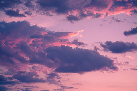 skyer, belyst, sollys, solnedgang, Sky, cloudscape, lyserød, natur, himmel, struktur, over skyerne, pinky, pastel, skumring, farve, overskyet, tapet, lilla, aften, fotografering, Foto, sky - himmel, skønhed i naturen, dramatisk himmel, miljø, baggrunde, scenics - natur, atmosfære, ro, lyserød farve, idyllisk, ingen mennesker, rolig scene, levende farve, udendørs, vind, abstrakt, 5K, CC0, offentligt domæne, royaltyfrie