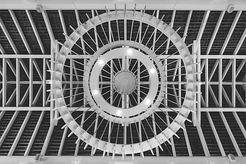 arquitetura, torre, Torre do Relógio, construção, padronizar, enfeite, Escadaria, esfera, fractal, portão, janela, corrimão, roda, máquina, ventilador elétrico, espiral, grade, alumínio, quadro completo, origens, forma, forma geométrica, círculo, desenhar, estrutura construída, ninguém, dentro de casa, metal, fechar-se, diretamente abaixo, dia, característica arquitetônica, teto, repetição, detalhe, ornamentado, cúpula, luxo, arquitetura e arte, fã exausto, 5K, CC0, domínio público, royalty free