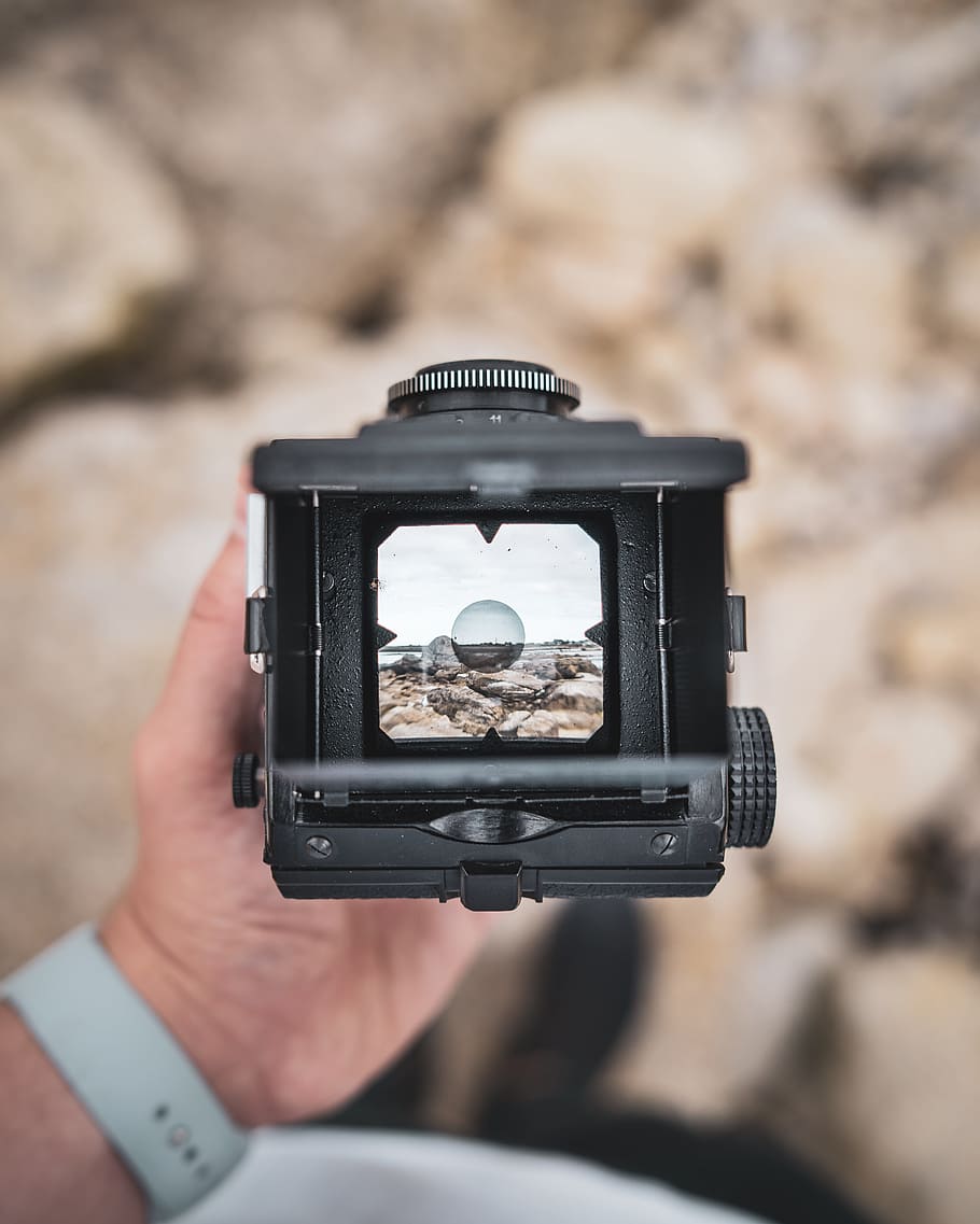 persona, celebració, negre, càmera, visor, vista, bokeh, borrós, mantingui, britany, bretagne, format, mitjà, rock, càmera - equip fotogràfic, equipament, tecnologia, homes, fotògraf, temes de fotografia, a l'aire lliure, fotografiar, mà humana, passat de moda, fotografia, gent, estil retro, una persona, viatjar, lent - instrument òptic, vell, rodatge, naturalesa, sol objecte, mascles, 4K