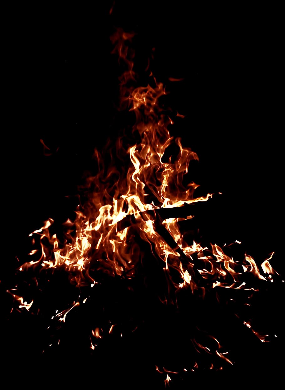 con2011, resum, fons, bonic, flama, ardent, cremar, primer pla, explotar, explosió, foc, calor, calenta, nit, cremant, calor - temperatura, brillant, foguera, foc - fenomen natural, moviment, naturalesa, cap gent, fusta, registre, color taronja, exposició llarga, llenya, material de fusta, moviment borrós, campament, a l'aire lliure, fosc, fons negre, 2K