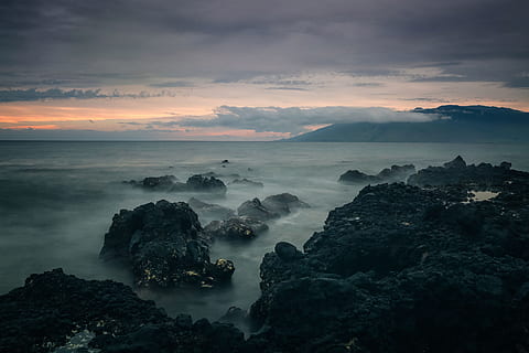 roques a la vora del mar, platja, núvols, alba, vespre, tarda, boira, Hawaii, illes, paisatge, exposició llarga, naturalesa, oceà, a l'aire lliure, roques, mar, paisatge marí, vora del mar, sol, posta de sol, viatjar, aigua, núvol - cel, cel, bellesa a la natura, tranquil·litat, escenics - natura, escena tranquil·la, rock, rock - object, sòlid, cap gent, escena no urbana, idíl·lic, cel dramàtic, 5K, CC0, domini públic, lliure de regalies