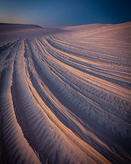 Sandfeld, Szenen - Natur, Landschaft, Umgebung, Land, Schönheit in der Natur, Ruhe, Wüste, Natur, ruhige Szene, keine Leute, Sand, Nicht-städtische Szene, Fernbedienung, Himmel, Reiseziele, Tag, physische Geographie, Berg, Sanddüne, extremes Gelände, trockenes Klima, draußen, Klima, dramatische Landschaft, hügelige Landschaft, 4K, CC0, gemeinfrei, lizenzfrei