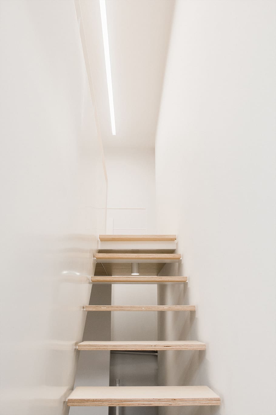 Grècia, Atenes, a l'interior, arquitectura, Color blanc, cap gent, absència, escala, edifici, funció de construcció de parets, estructura construïda, escala de mà, còpia espai, sostre, arcade, senzillesa, passadís, interior de casa, llum - fenomen natural, passos i escales, prestatge, vestíbul d'entrada, 2K