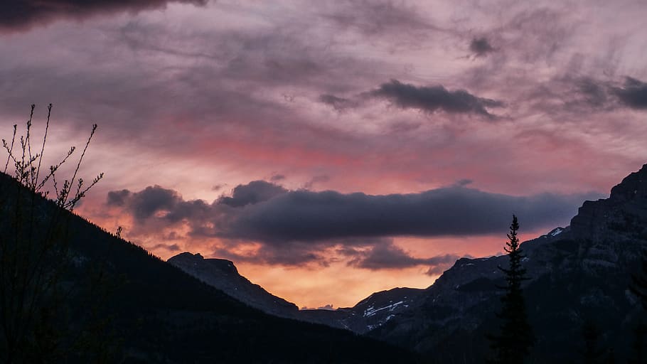 muntanya durant l’alba, posta de sol, cel, sortida del sol, naturalesa, canmore, Canadà, alba, vespre, a l'aire lliure, cel vermell, muntanya, cloudscape, porpra, bellesa, fons de pantalla, taronja, primavera, arbre, rocós, rock, núvol - cel, bellesa a la natura, escenics - natura, silueta, escena tranquil·la, tranquil·litat, Serra, cel dramàtic, medi ambient, paisatge, idíl·lic, escena no urbana, majestuós, cap gent, cim de muntanya, 4K