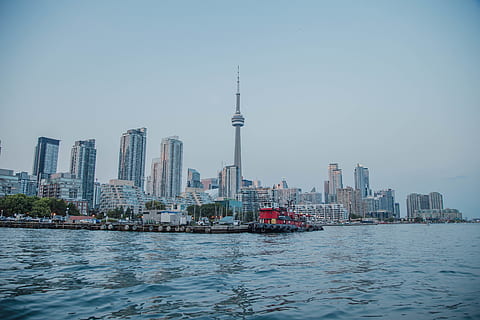 vesmírná jehla, městský, architektura, toronto, cn věž, Kanada, umění, město, krajina, panoráma, řeka, město u moře, moře, panorama města, exteriér budovy, stavba, budova, kancelářská budova exteriér, voda, věž, vysoká - vysoká, nebe, mrakodrap, nábřeží, městské panorama, panoráma města, destinace, cestovat, čisté nebe, Příroda, nikdo, moderní, venku, finanční okres, 5K, CC0, veřejná doména, bez autorských práv