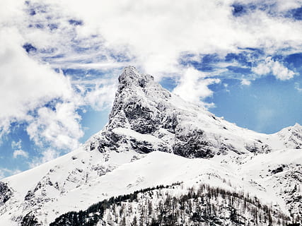 Gipfel, Natur, Gebirge, draußen, Berg, Schnee, Eis, Landschaft, Winter, Baum, Pflanze, Gletscher, Aostatal, Italien, Berge, Wolken, Tanne, abies, kalte Temperatur, Himmel, wolke - himmel, Schönheit in der Natur, Szenen - Natur, schneebedeckter Berg, ruhige Szene, Ruhe, weiße Farbe, keine Leute, Tag, Nicht-städtische Szene, Umgebung, extremes Wetter, Formation, 4K, CC0, gemeinfrei, lizenzfrei