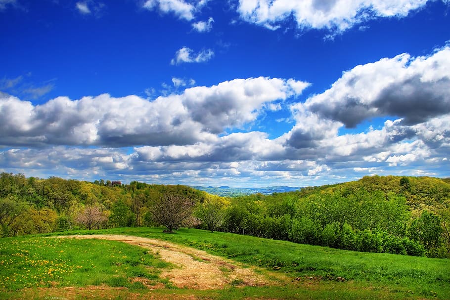 Wolken, Bluff, Landschaft, Himmel, Natur, Cliff, Rock, szenisch, Reise, Urlaube, atmosphärisch, wolke - himmel, Pflanze, Baum, ruhige Szene, Szenen - Natur, Schönheit in der Natur, Ruhe, grüne Farbe, Umgebung, Nicht-städtische Szene, Wachstum, Tag, keine Leute, Land, Gras, Feld, idyllisch, draußen, 2K
