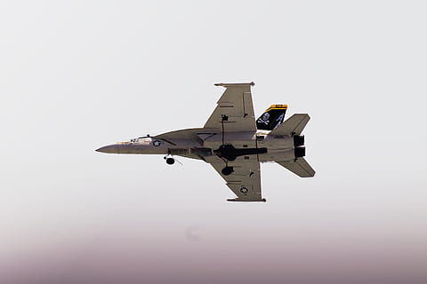 Modell-, Jet, Fernbedienung, Steuerung, Ebene, Flugzeug, rc edf, fliegen, Luftfahrzeug, fliegend, Transportmittel, Transport, Militär-, Heer, Luft-und Raumfahrtindustrie, unterwegs, Kampfflugzeug, kopieren sie platz, Himmel, Luftwaffe, Bewegung, einzelnes Objekt, Seitenansicht, keine Leute, Natur, Krieg, Regierung, 2K, CC0, gemeinfrei, lizenzfrei