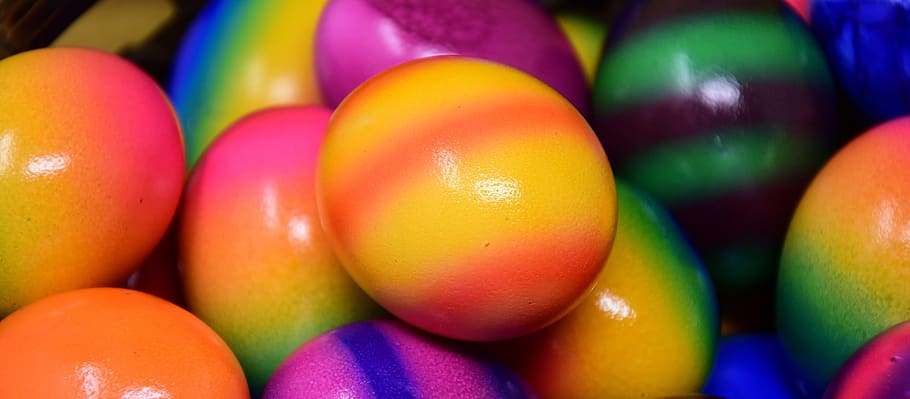 ous de Pasqua, de colors, colorit, Pasqua, ou, Feliç Pasqua, ous de pasqua tenyits, ous de colors, ous bullits, color, ous tenyits, ou de Pasqua, costums, primer pla, producte natural, niu de Pasqua, ous de pollastre, multicolor, menjar i beguda, menjar, gran grup d'objectes, marc complet, cap gent, alimentació saludable, fons, frescor, abundància, benestar, variació, celebració, vermell, elecció, fruita, Munt, a l'interior, color vibrant, madur, 5K