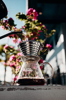 te, hælde, kop nærbillede fotografering, kaffe, kande, filter, kedel, vand, drikke, drik, oudoors, plante, blomst, cafe, dagslys, Stagg, hælde over, baristum, special kaffe, kalitum, ingen mennesker, tæt på, fokus på forgrunden, blomstrende plante, kop, stilleben, bord, mad og drikke, friskhed, natur, dag, krus, udendørs, forfriskning, metal, kaffekande, 5K, CC0, offentligt domæne, royaltyfrie