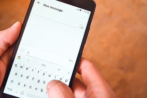 writing text message, technology, communication, digital, email, friends, online, social Media, human hand, human body part, hand, holding, finger, human finger, body part, one person, close-up, wireless technology, telephone, connection, lifestyles, women, portable information device, number, copy space, 4K, CC0, public domain, royalty free