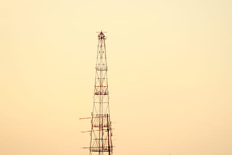 , céu, arquitetura, estrutura construída, ninguém, copie o espaço, por do sol, natureza, cor laranja, torre, céu limpo, desenvolvimento, ao ar livre, visão de baixo ângulo, alto - alto, indústria de construção, dia, exterior do edifício, comunicação, metal, guindaste - maquinaria de construço, equipamento de construção, 5K, CC0, domínio público, royalty free