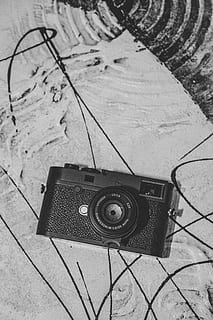 อิเล็กทรอนิกส์, กล้อง, รัด, เนื้อไม้, LEICA, ไม้อัด, กล้องวิดีโอ, กล้องดิจิตอล, กระเบื้องปูพื้น, ไม้เนื้อแข็ง, กางเกงขาสั้น, เครื่องนุ่งห่ม, เสื้อผ้า, พื้น, ชั้น, ดิน, ผนัง, ระบบเสียงสเตอริโอ, ม้วน, เกลียว, เทคโนโลยี, กล้อง - อุปกรณ์ถ่ายภาพ, ธีมการถ่ายภาพ, สไตล์ย้อนยุค, อุปกรณ์ถ่ายภาพ, มุมมองมุมสูง, ไม่มีคน, การสื่อสาร, ในบ้าน, ใกล้ชิด, วัฒนธรรมศิลปะและความบันเทิง, เพลง, ยังมีชีวิตอยู่, เหล้าองุ่น, วัตถุหนึ่งชิ้น, โบราณ, ข้อความ, 8K, CC0, โดเมนสาธารณะ, ค่าลิขสิทธิ์ฟรี