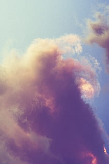 des nuages, bleu, ciel, nuage - ciel, beauté dans la nature, faible angle de vue, la nature, personne, tranquillité, en plein air, paysages - nature, journée, scène tranquille, cloudscape, idyllique, ciel dramatique, lumière du soleil, le coucher du soleil, fumée - structure physique, paradis, douceur, 5K, CC0, domaine public, libre de droits