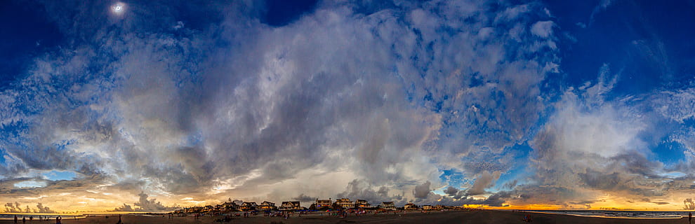 puesta de sol, panorámico, pano, eclipse, Eclipse total, totalidad, cielo, nube - cielo, ardiente, fuego, humo - estructura fisica, fuego - fenómeno natural, naturaleza, ambiente, destrucción, nadie, calor - temperatura, arquitectura, ciudad, paisaje, incendio forestal, al aire libre, exterior del edificio, cuestiones ambientales, contaminación, paisaje urbano, la contaminación del aire, 8K, CC0, dominio público, libre de derechos