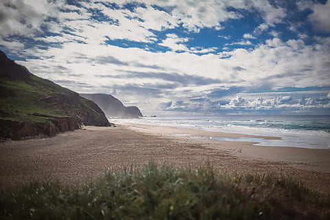 playa, nubes, emitir, Oceano, agua, cielo, paisaje, horizonte, atmósfera, marina, mar, tierra, belleza en la naturaleza, nube - cielo, paisajes - naturaleza, tranquilidad, escena tranquila, naturaleza, día, nadie, arena, planta, escena no urbana, horizonte sobre el agua, idílico, al aire libre, 4K, CC0, dominio público, libre de derechos