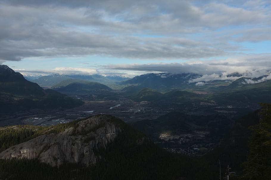 Canada, Squamish, montagna, scenics - natura, bellezza nella natura, cielo, nuvola - cielo, catena montuosa, ambiente, scena tranquilla, paesaggio, la tranquillità, natura, scena non urbana, nessuno, giorno, idilliaco, all'aperto, terra, acqua, albero, picco di montagna, 4K