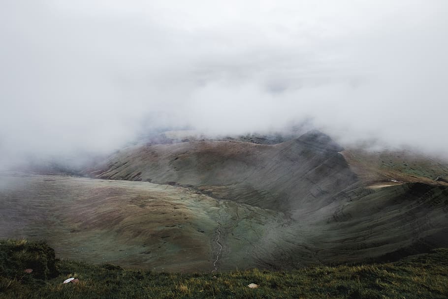 obert, camp, blanc, núvols, muntanya, naturalesa, a l'aire lliure, volcà, ocell, animal, fons de pantalla HD, tumblr backgrounds, fons de l’ordinador, fons de pantalla, fons, fons de HD, fons frescos, cràter, altiplà, pendent, boira, paisatge, desert, temps, medi ambient, fum - estructura física, bellesa a la natura, escena no urbana, geologia, cap gent, terra, escenics - natura, dia, geografia física, vapor, planta, tranquil·litat, escena tranquil·la, emetent, poder a la natura, cràter volcànic, 5K