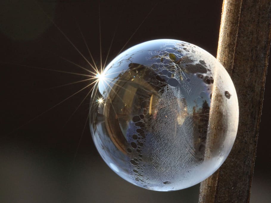 bombolla de sabó, llum, reflexió, brillar, sense pes, esfera, planeta - espai, espai, planeta terra, globus: objecte creat per l'home, cap gent, naturalesa, forma, cercle, forma geomètrica, llum solar, flare de la lent, primer pla, a l'aire lliure, astronomia, llum - fenomen natural, cel, 4K