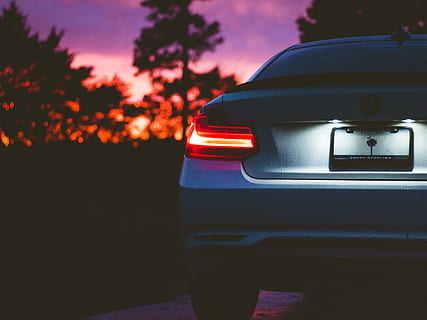 gri, bmw araç, yol, altın, saat, araba, ışık, gün batımı, karbon fiber, spoiler, Bmw duvar kağıdı, araba duvar kağıdı, duvar kağıdı, bokeh, ağaç, yabancı, beyaz, spor, spor çizgisi, 228i, 2, dizi, 2series, 2 seri, Fren lambası, ulaşım modu, taşımacılık, kara taşıtı, Motorlu araç, insansız, kapatmak, doğa, ön plana odaklanmak, açık havada, gökyüzü, bitki, far, stop lambası, metal, gün, kırmızı, seyahat, 4K, CC0, kamu malı, telif ücretsiz