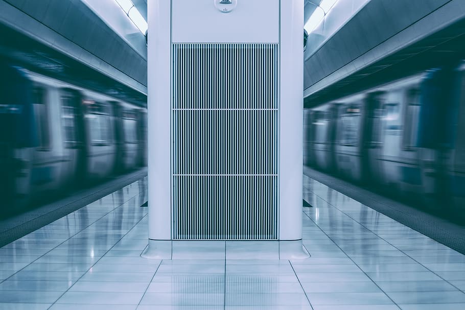 metrostation, arkitektur, underjordisk, new york, struktur, by-, togstation, transportmidler, tog, undergrundsbane, bevæger sig, metrostationen, tube tog, subway bil, metro, platform, bevægelse, sløring, indendørs, offentlig transport, jernbanetransport, jernbanestation, jernbanestation platform, transportform, bygget struktur, ingen mennesker, tog - køretøj, sløret bevægelse, rejse, passagertog, afspejling, gulve, flisebelagt gulv, station, 4K